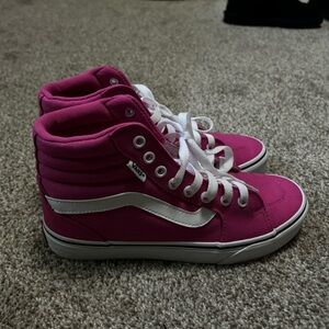 NWOT Women’s Pink Fuchsia Hi Top Vans